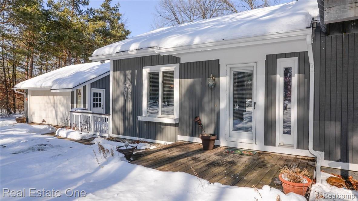 1210 Middle Road Highland, MI 48357 - Photo 4 of 72 7_50.jpg