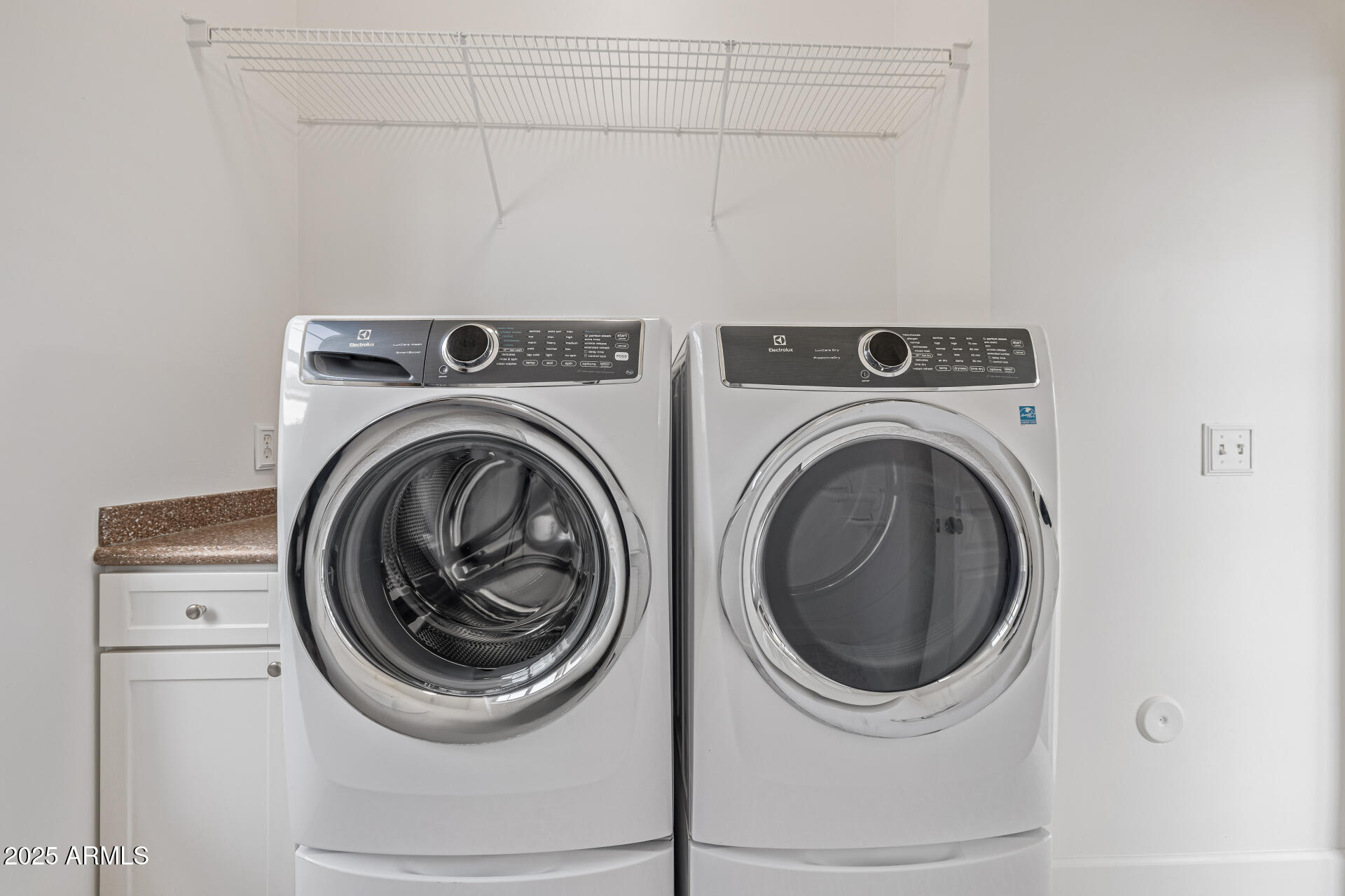 122 West Cottage Lane Tempe, AZ 85282 - Photo 36 of 43 a utility room with dryer and washer