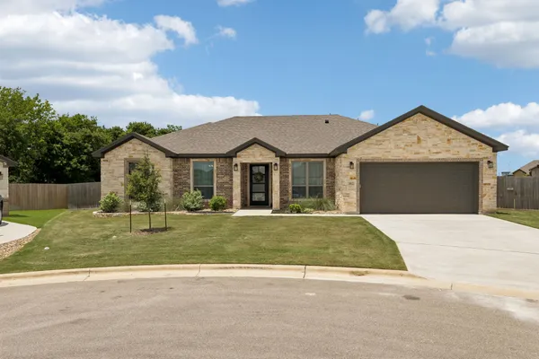 $469,000 | 812 Eagle Claw Drive, Salado, TX 76571