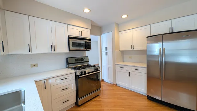 $3,500 | 1125 Charlene Lane, Schaumburg, IL 60193