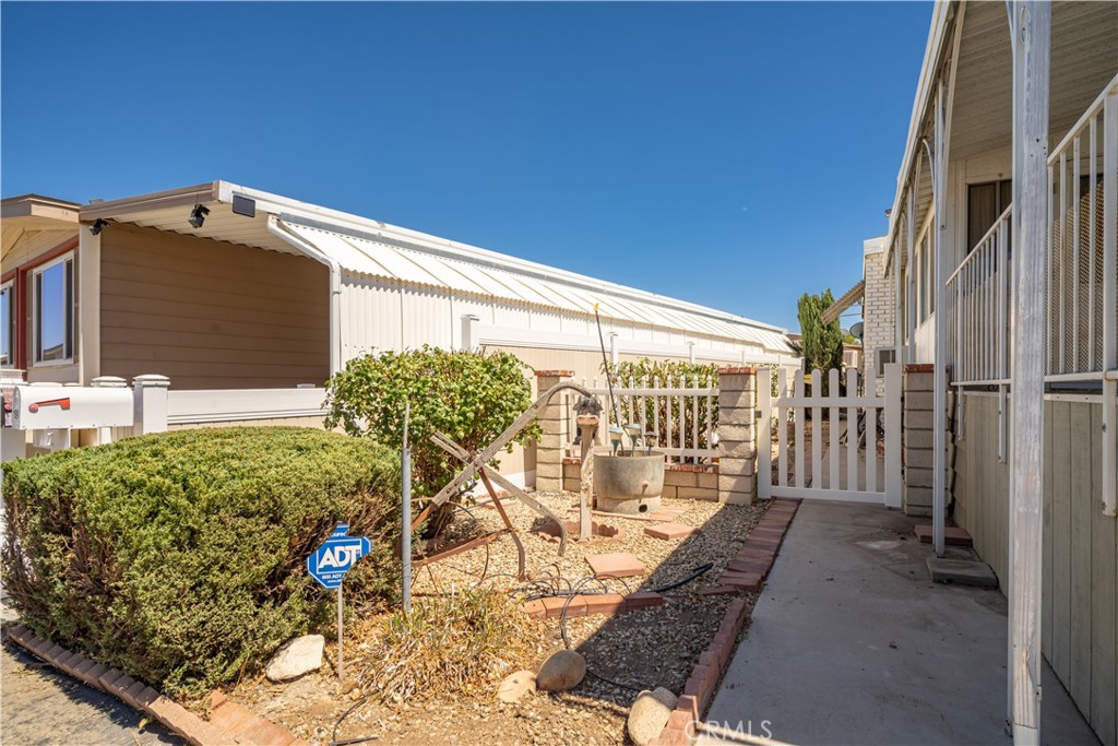 13393 Mariposa Road, Unit 169 Victorville, CA 92395 - Photo 34 of 36