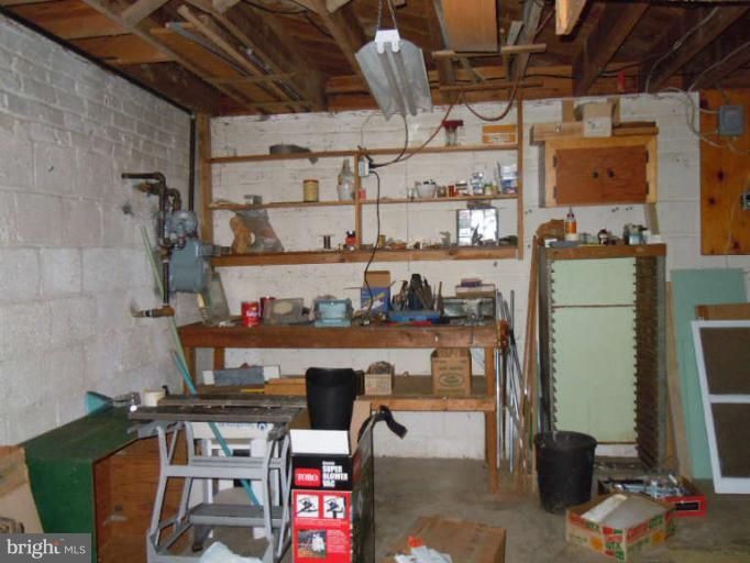 1910 Jamestown Road Alexandria, VA 22308 - Photo 13 of 22 Workbench