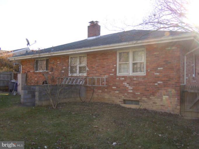 1910 Jamestown Road Alexandria, VA 22308 - Photo 18 of 22 Exterior (Rear)