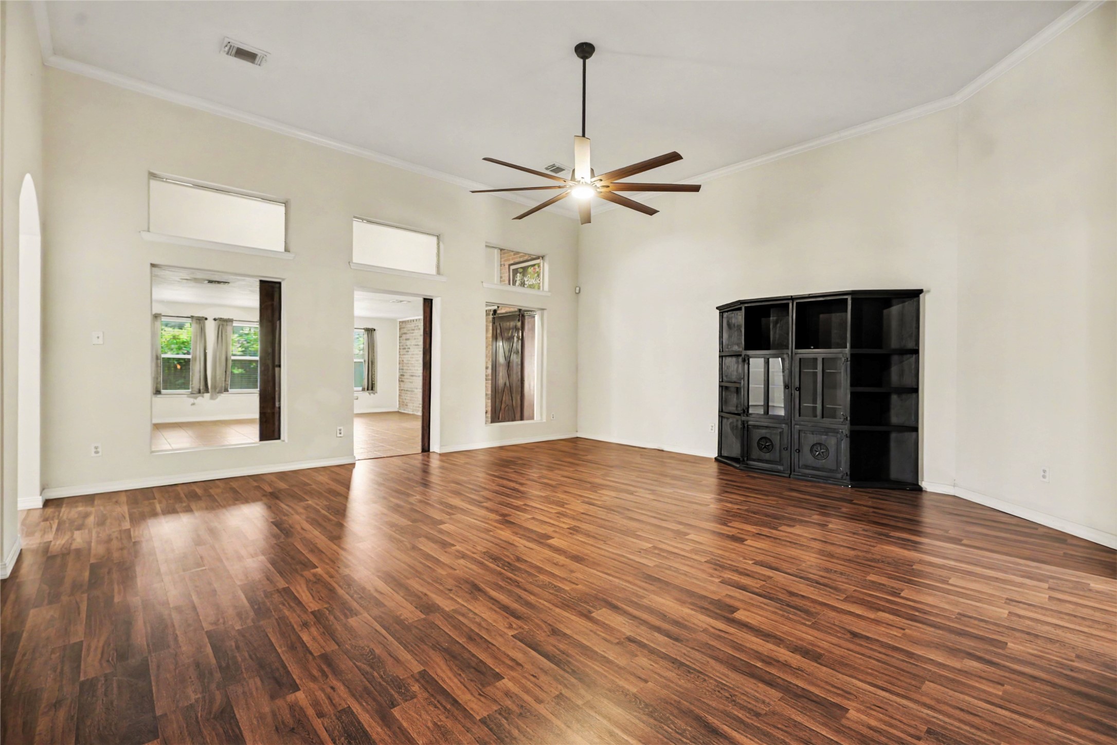 9714 Crystal Boulevard Baytown, TX 77521 - Photo 6 of 36