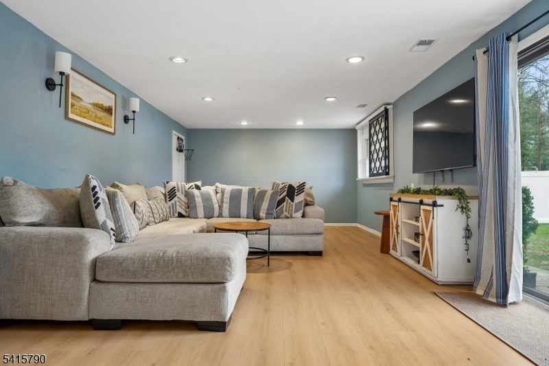 23 Smithfield Drive Springfield, NJ 07081 - Photo 13 of 31