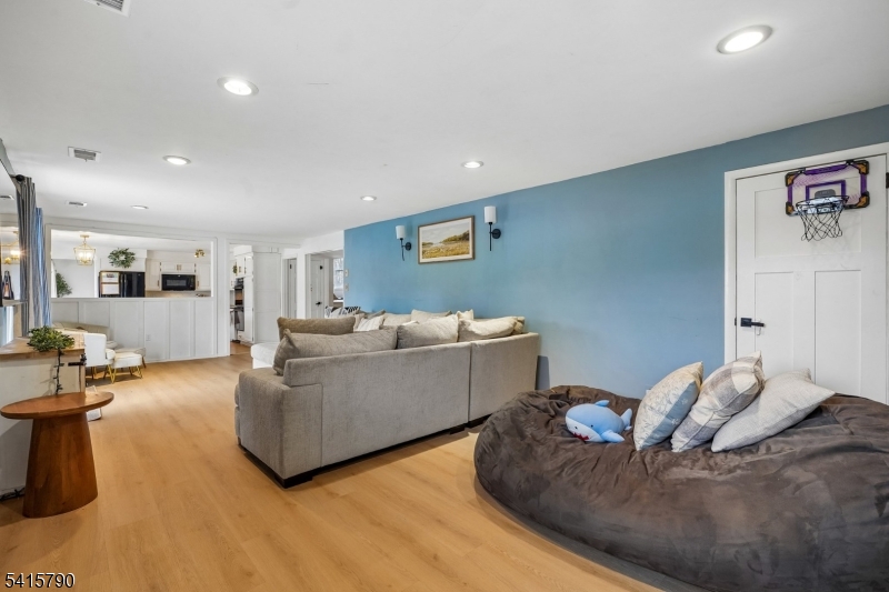 23 Smithfield Drive Springfield, NJ 07081 - Photo 16 of 31