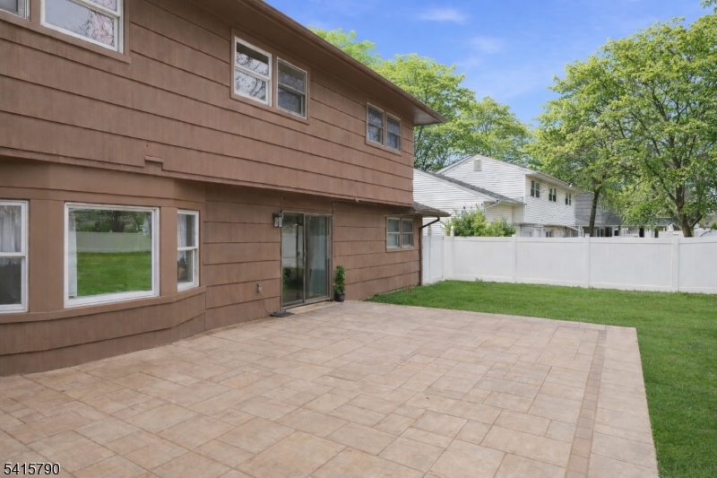 23 Smithfield Drive Springfield, NJ 07081 - Photo 30 of 31