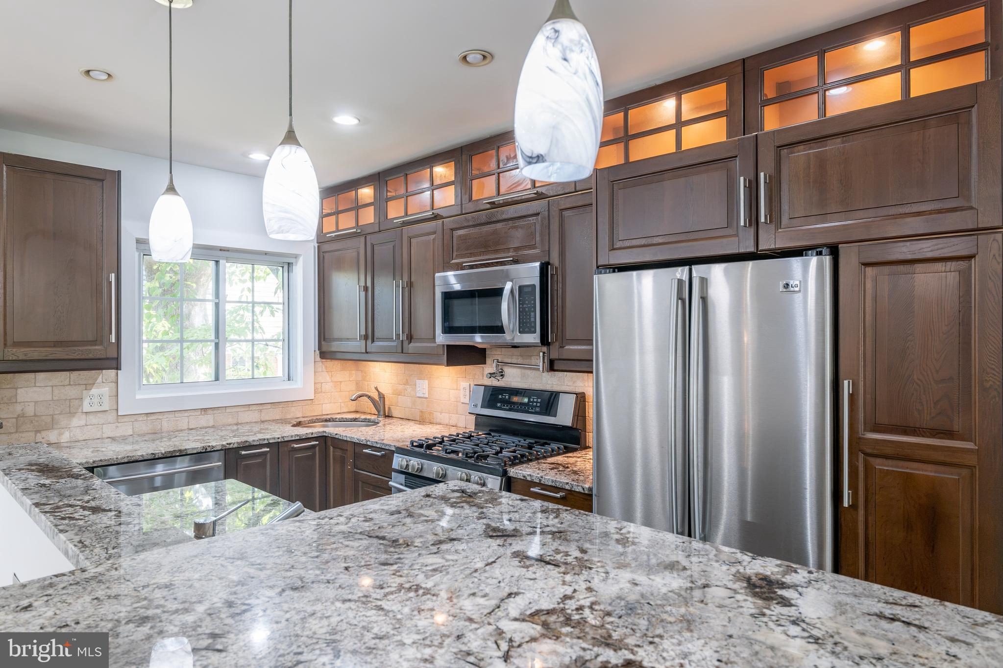 3642 Gunston Road Alexandria, VA 22302 - Photo 3 of 32 Gallery Image 3