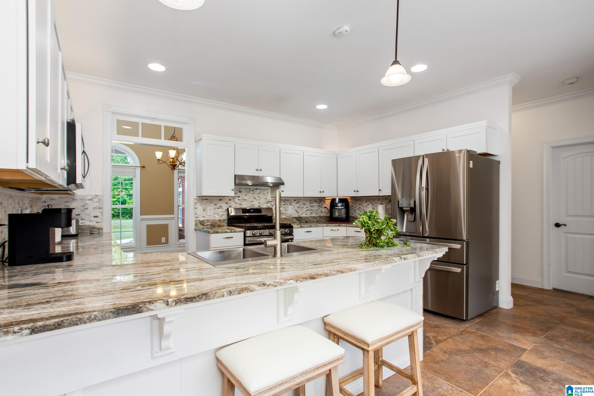 290 Canoe Creek Road Rainbow City, AL 35906 - Photo 6 of 45