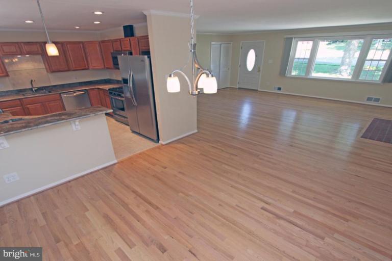 5646 Inverchapel Road Springfield, VA 22151 - Photo 29 of 30 Open Floor Plan