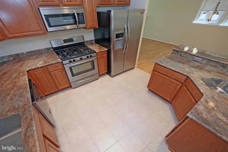 5646 Inverchapel Road Springfield, VA 22151 - Photo 13 of 30 Top of Line Appliances