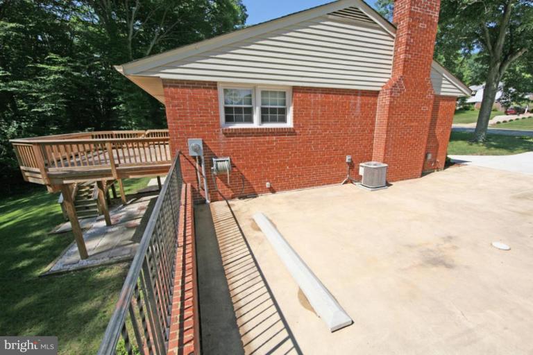 5646 Inverchapel Road Springfield, VA 22151 - Photo 4 of 30 9 Foot Retaining Wall for Extended Driveway