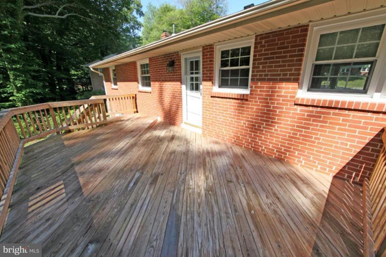 5646 Inverchapel Road Springfield, VA 22151 - Photo 9 of 30 Kitchen Walks Out to Deck