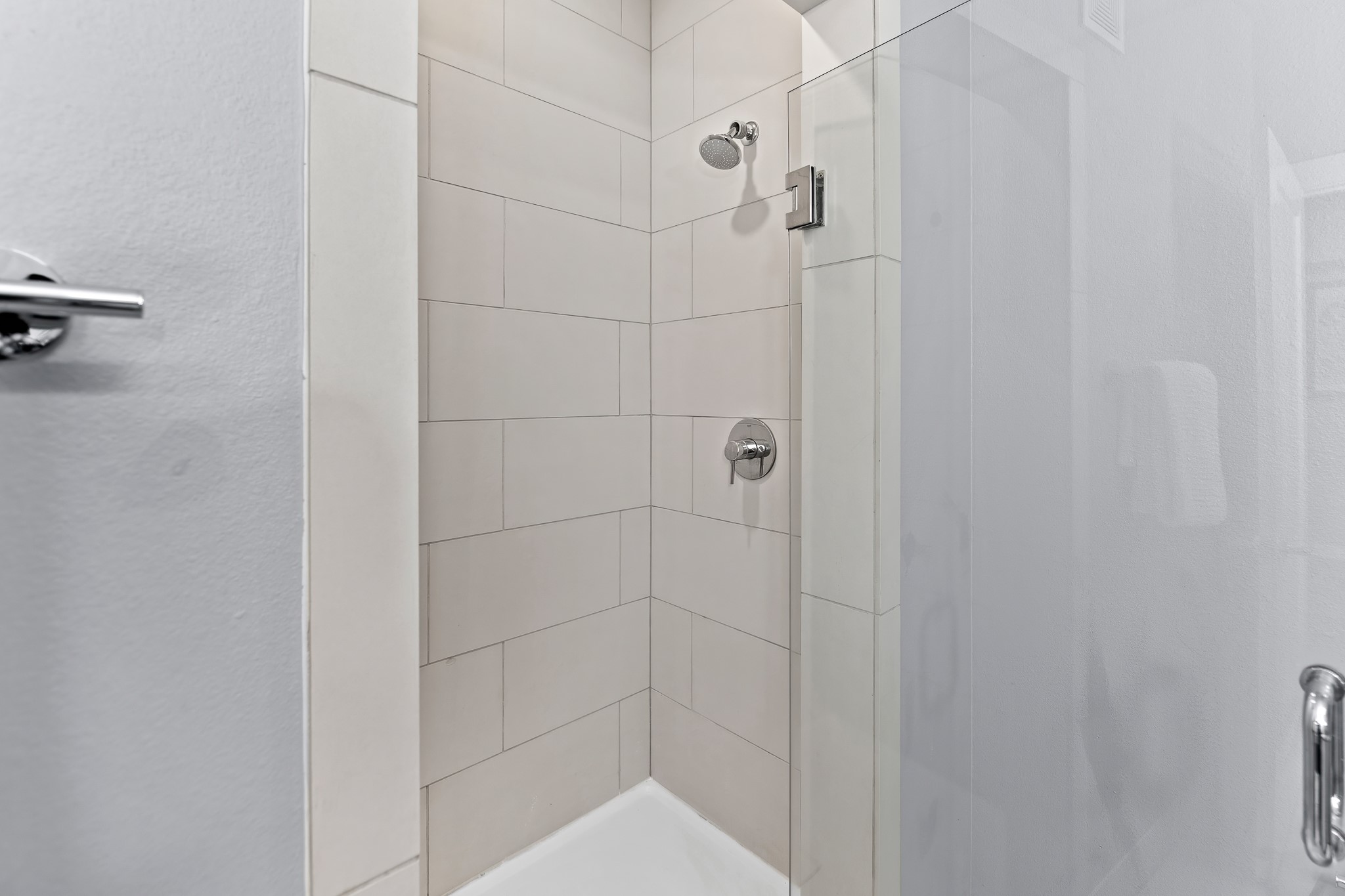 4361 South Congress Avenue, Unit 301 Austin, TX 78745 - Photo 18 of 40 a bathroom with a shower