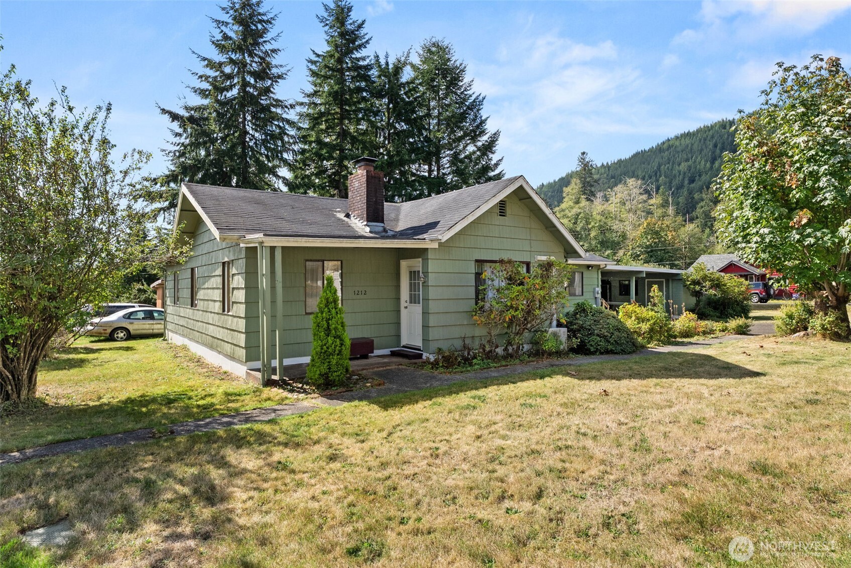 1212 Riddell Street Raymond, WA 98577 - Photo 2 of 30 Gallery Image 2