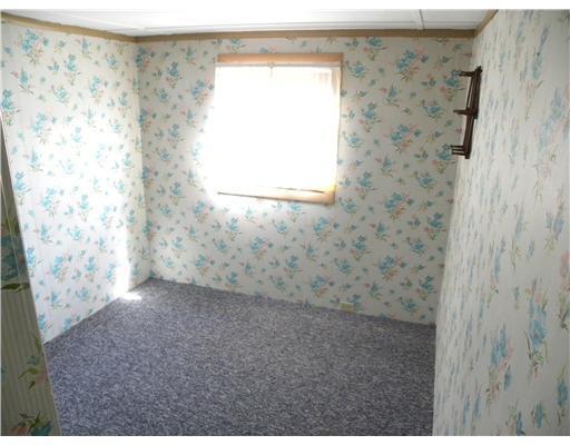 186 Atlantic Quarry Road Spruce Head, ME 04859 - Photo 14 of 17 Bedroom.