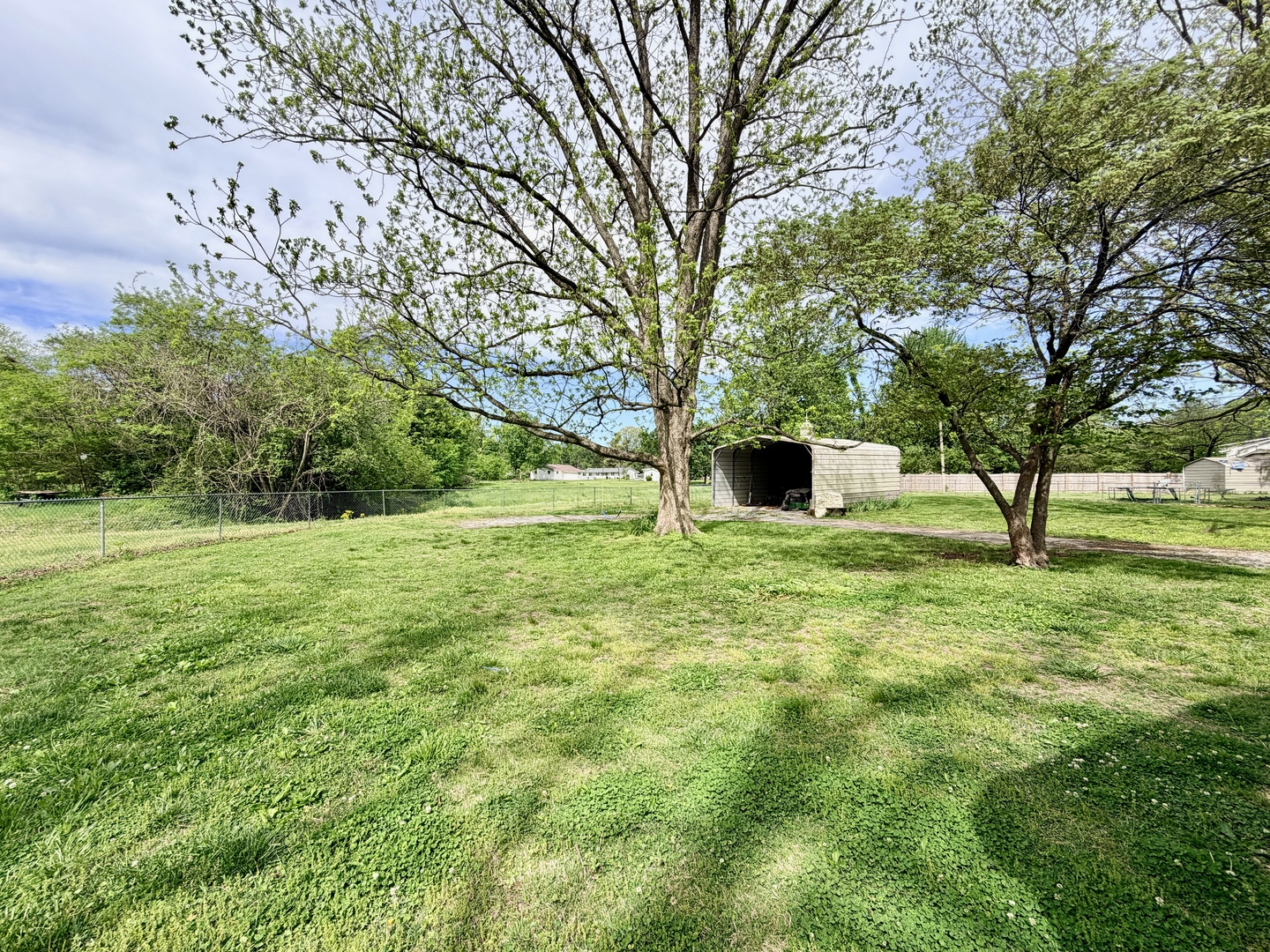 2123 North Avenue Metropolis, IL 62960 - Photo 11 of 49 a view of a garden with trees