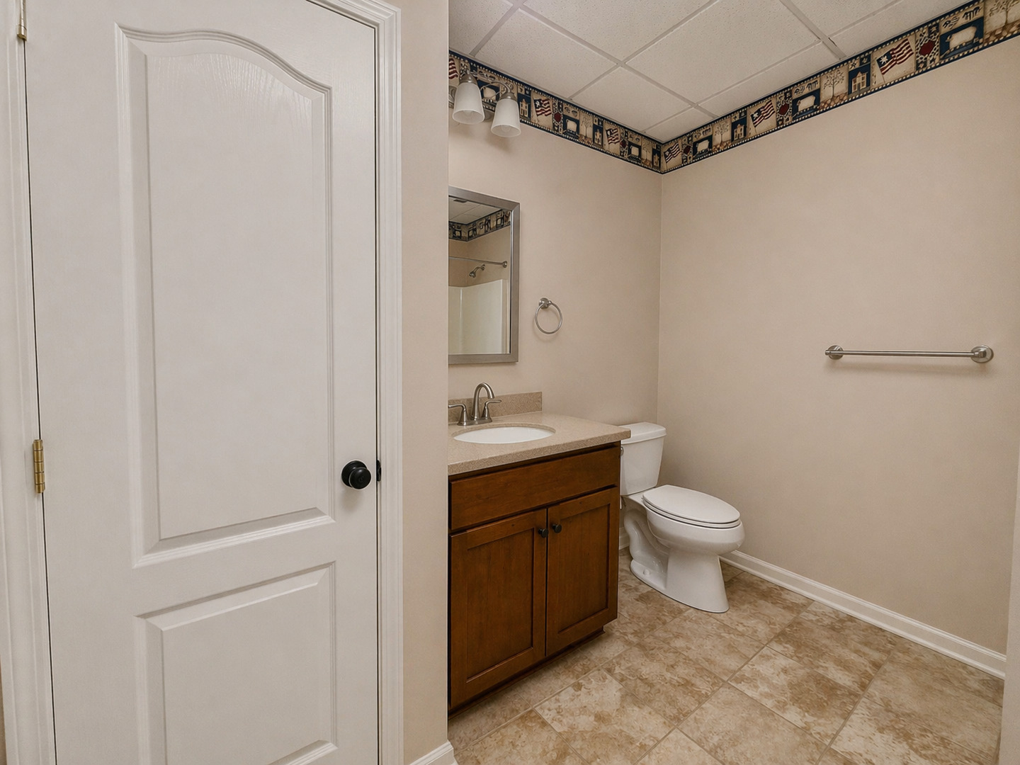2123 North Avenue Metropolis, IL 62960 - Photo 33 of 49 a bathroom with a sink a toilet and shower