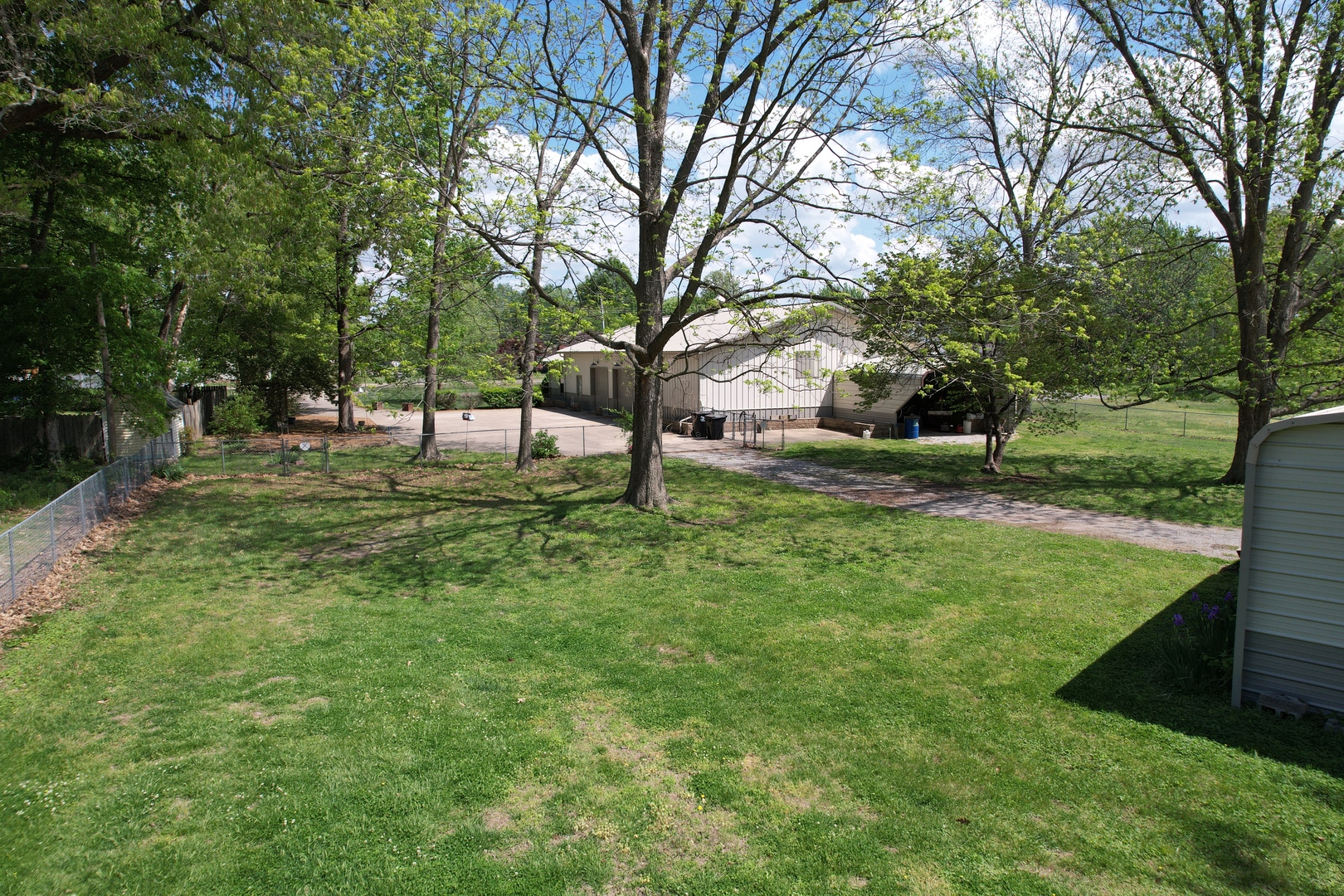 2123 North Avenue Metropolis, IL 62960 - Photo 48 of 49 a view of a park with a tree