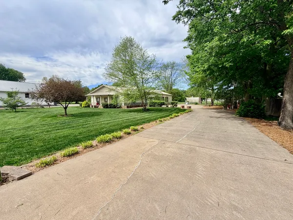 $224,900 | 2123 North Avenue, Metropolis, IL 62960