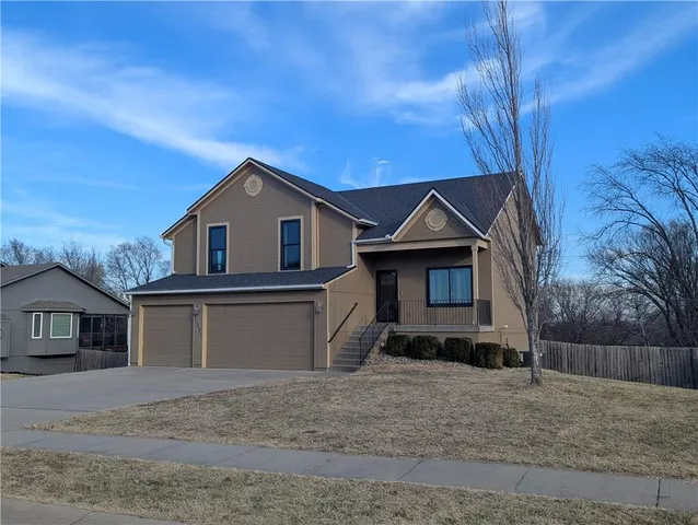 $390,000 | 15601 White Drive, Belton, MO 64012