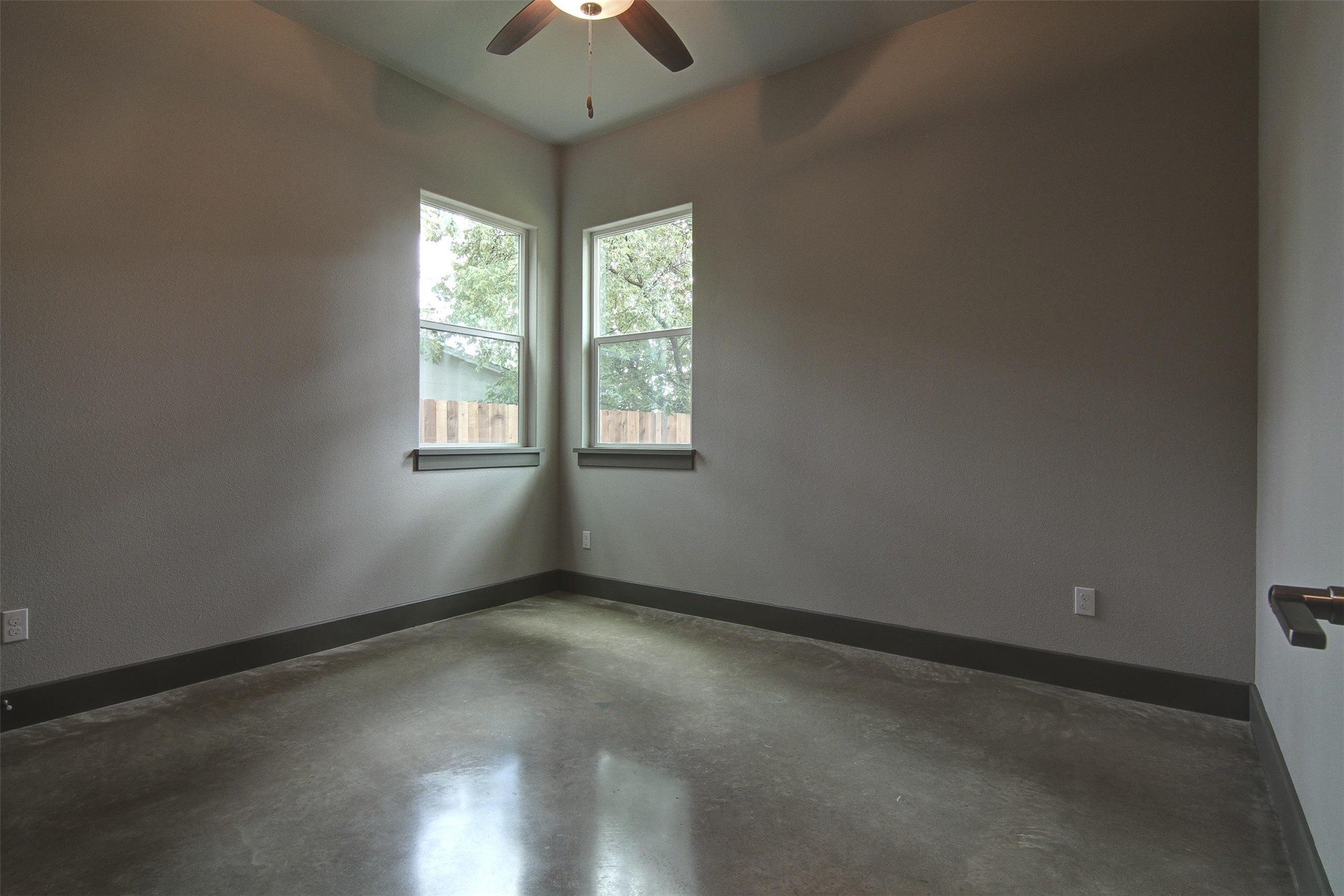 923 East 37th Street Austin, TX 78705 - Photo 18 of 36 an empty room with a window