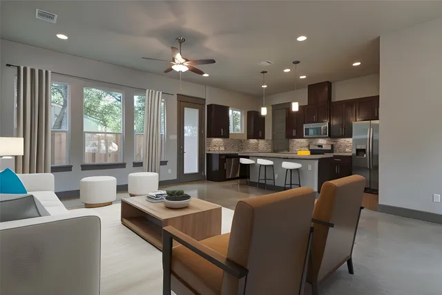 $7,900 | 923 East 37th Street, Austin, TX 78705