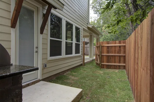 $7,900 | 923 East 37th Street, Austin, TX 78705