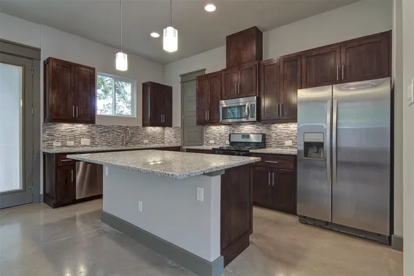 $7,900 | 923 East 37th Street, Austin, TX 78705