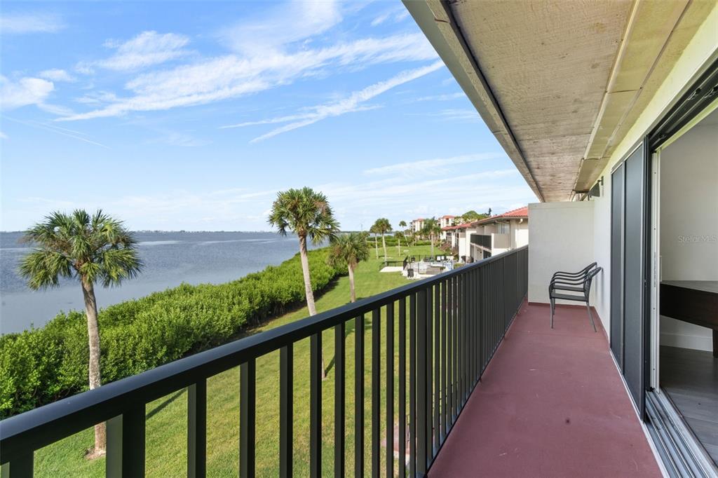 3420 Wild Oak Bay Boulevard, Unit 118 Bradenton, FL 34210 - Photo 38 of 40 a view of a balcony