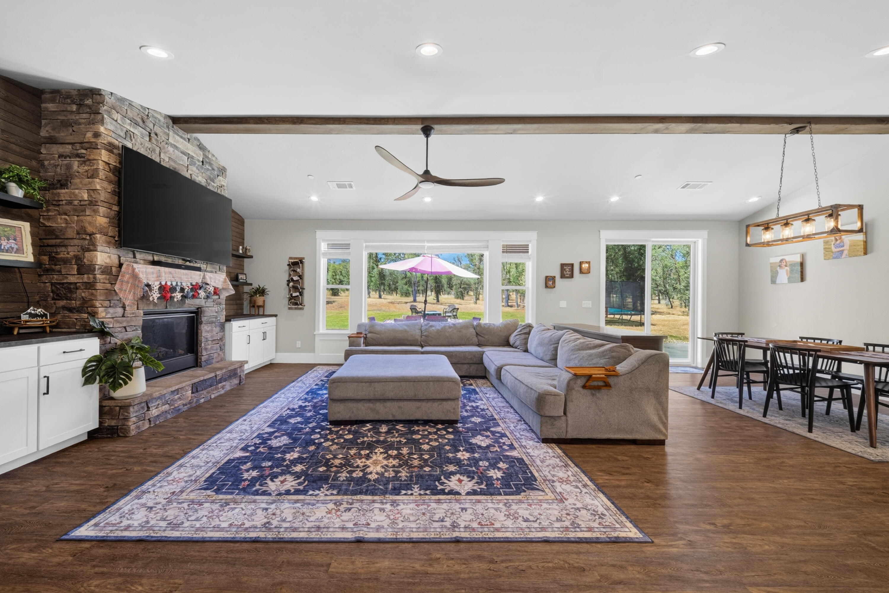 19720 Gas Point Road Cottonwood, CA 96022 - Photo 6 of 50 Living Room