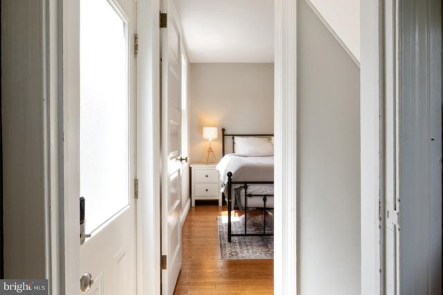 a en suite bathroom with a toilet