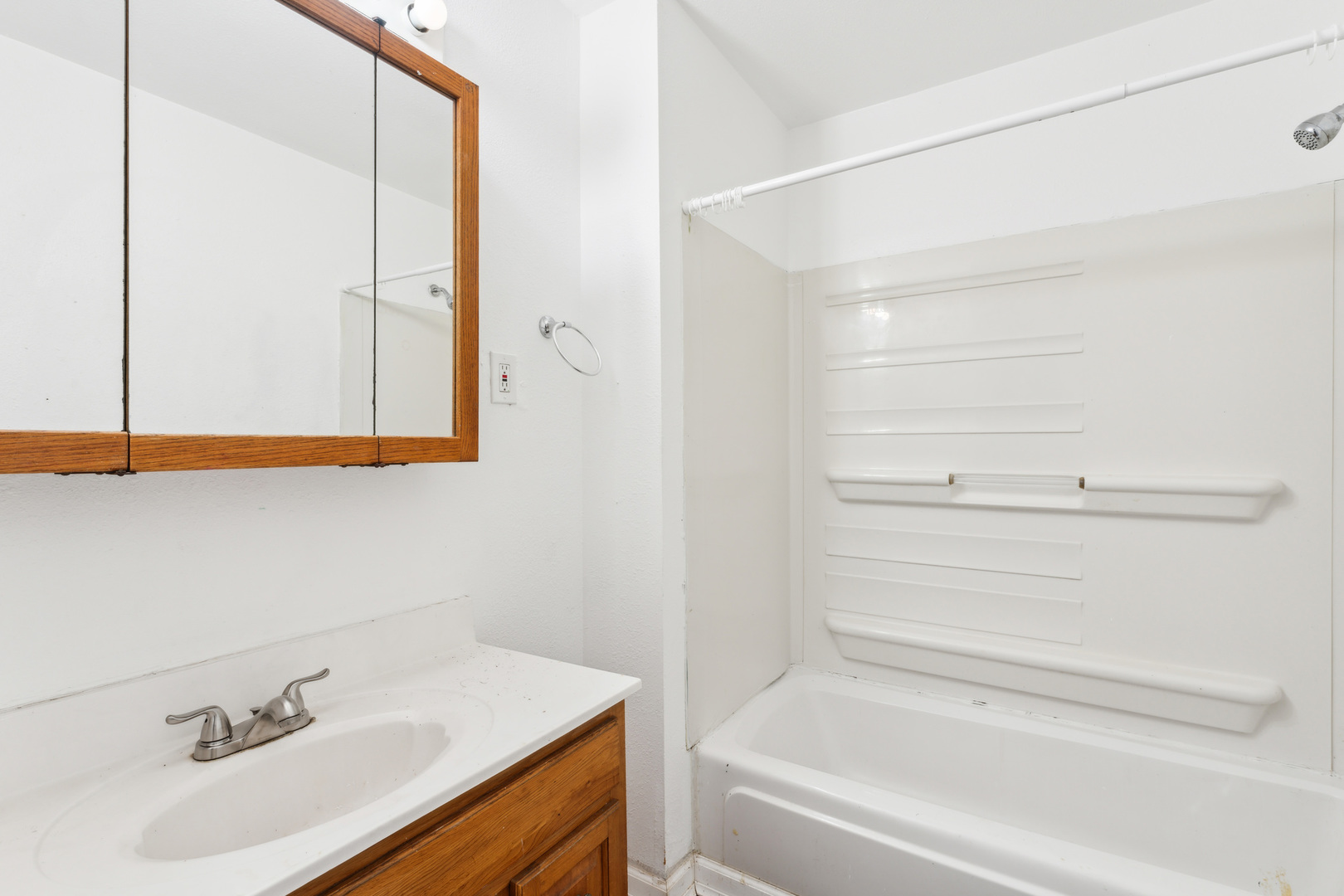 2042 Sandy Ridge Road Cahokia, IL 62206 - Photo 19 of 21 a bathroom with a sink and a bathtub