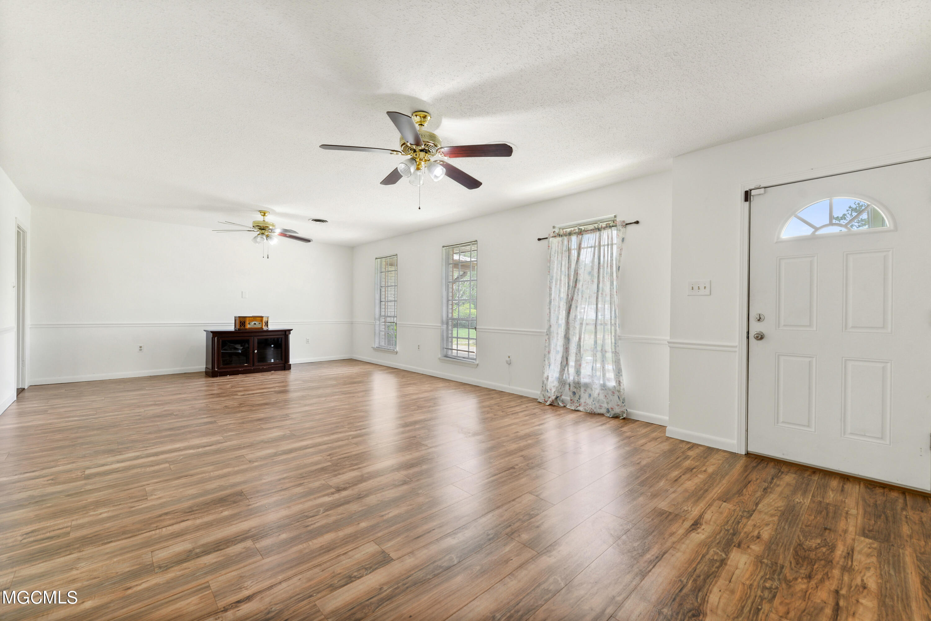13063 Williams Road Gulfport, MS 39503 - Photo 3 of 33 003 (10)