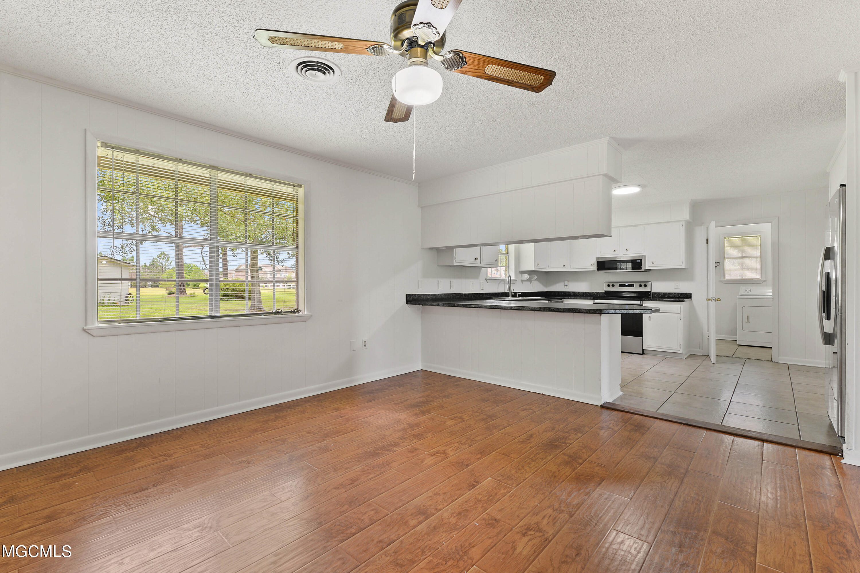 13063 Williams Road Gulfport, MS 39503 - Photo 8 of 33 008 (11)