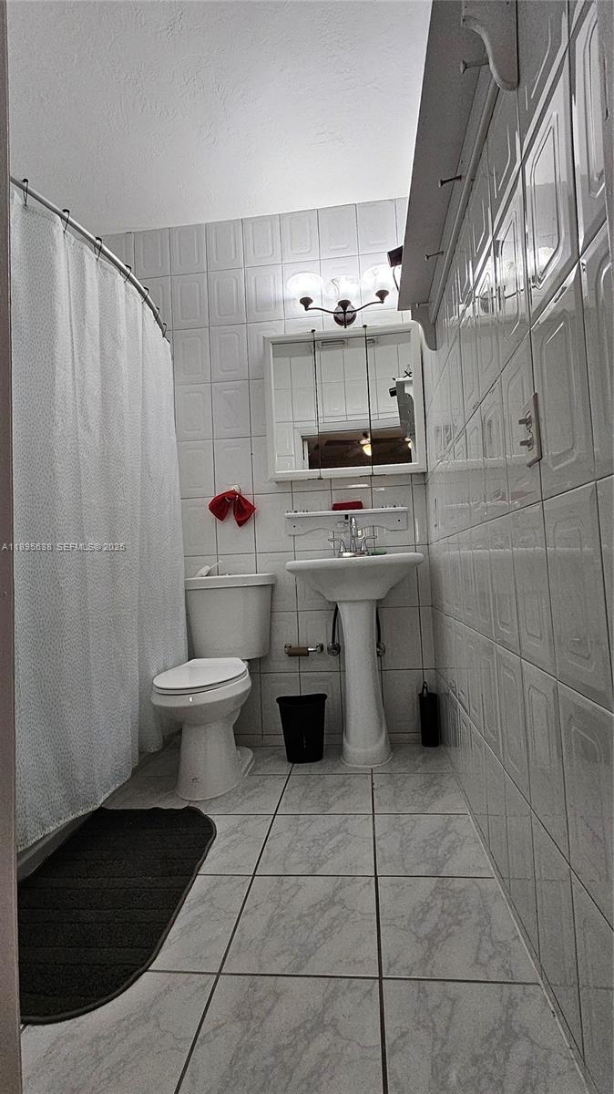 4201 Southwest 60th Place, Unit 2 Miami, FL 33155 - Photo 9 of 14 Photo 9