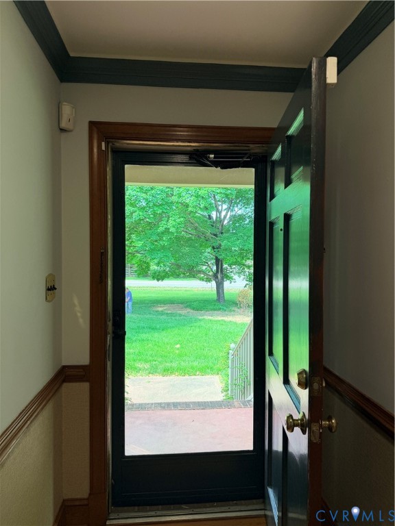 5970 Springfield Road Glen Allen, VA 23060 - Photo 2 of 17 a view of a porch