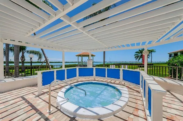 $2,100 | 6295 Bahia Del Mar Circle, Unit 204, St. Petersburg, FL 33715