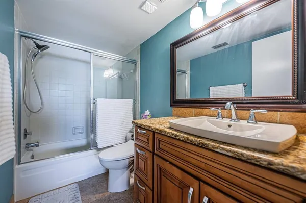 $2,100 | 6295 Bahia Del Mar Circle, Unit 204, St. Petersburg, FL 33715