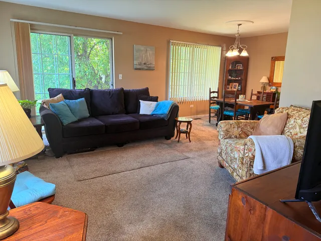 $218,000 | 2133 Colorado Avenue, Elgin, IL 60123