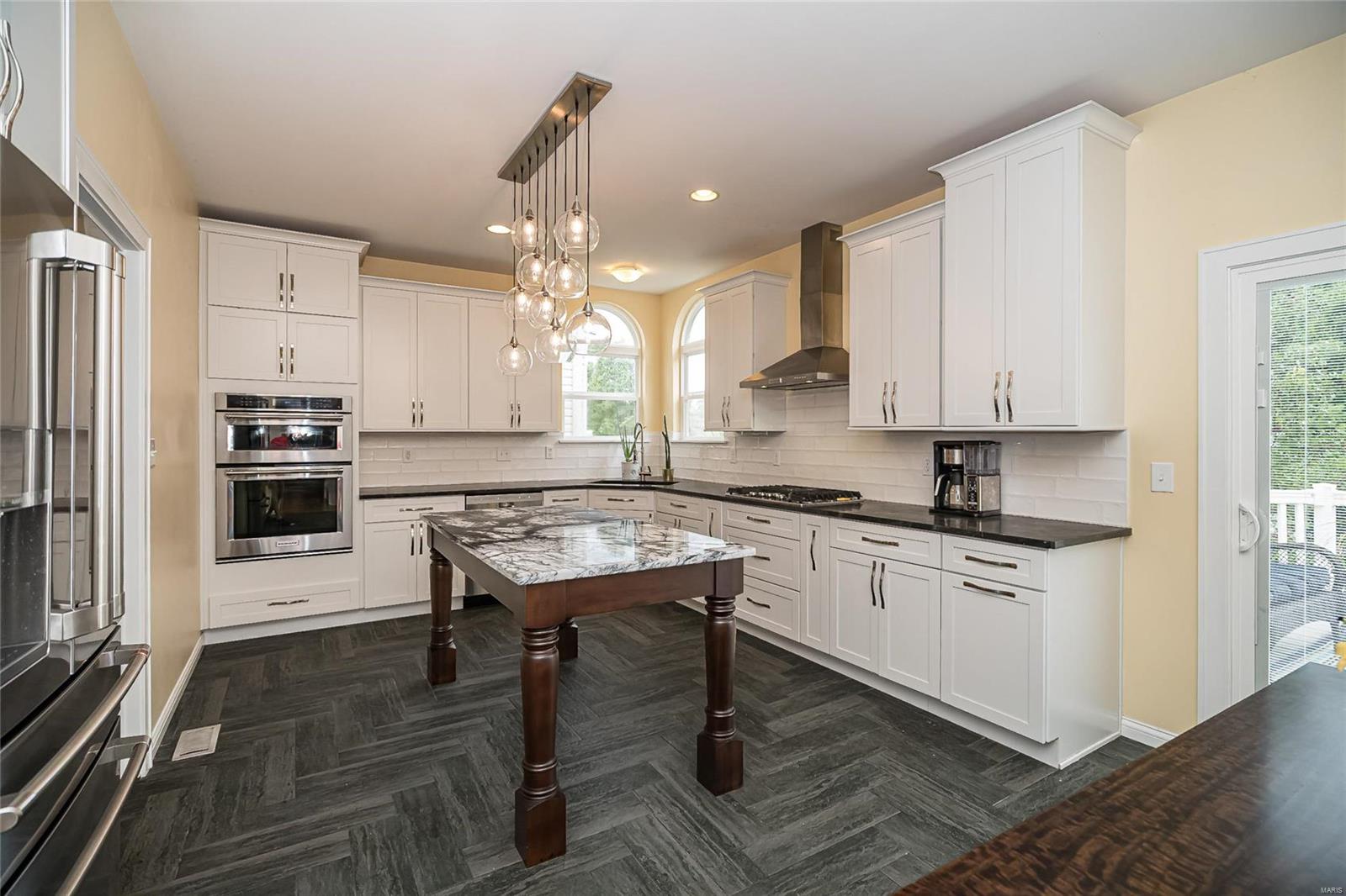 1217 Arbor Bluff Circle Ballwin, MO 63021 - Photo 17 of 48