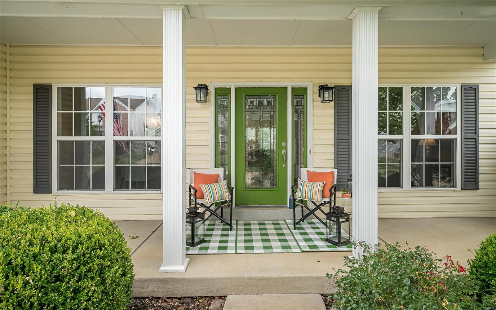 1217 Arbor Bluff Circle Ballwin, MO 63021 - Photo 3 of 48