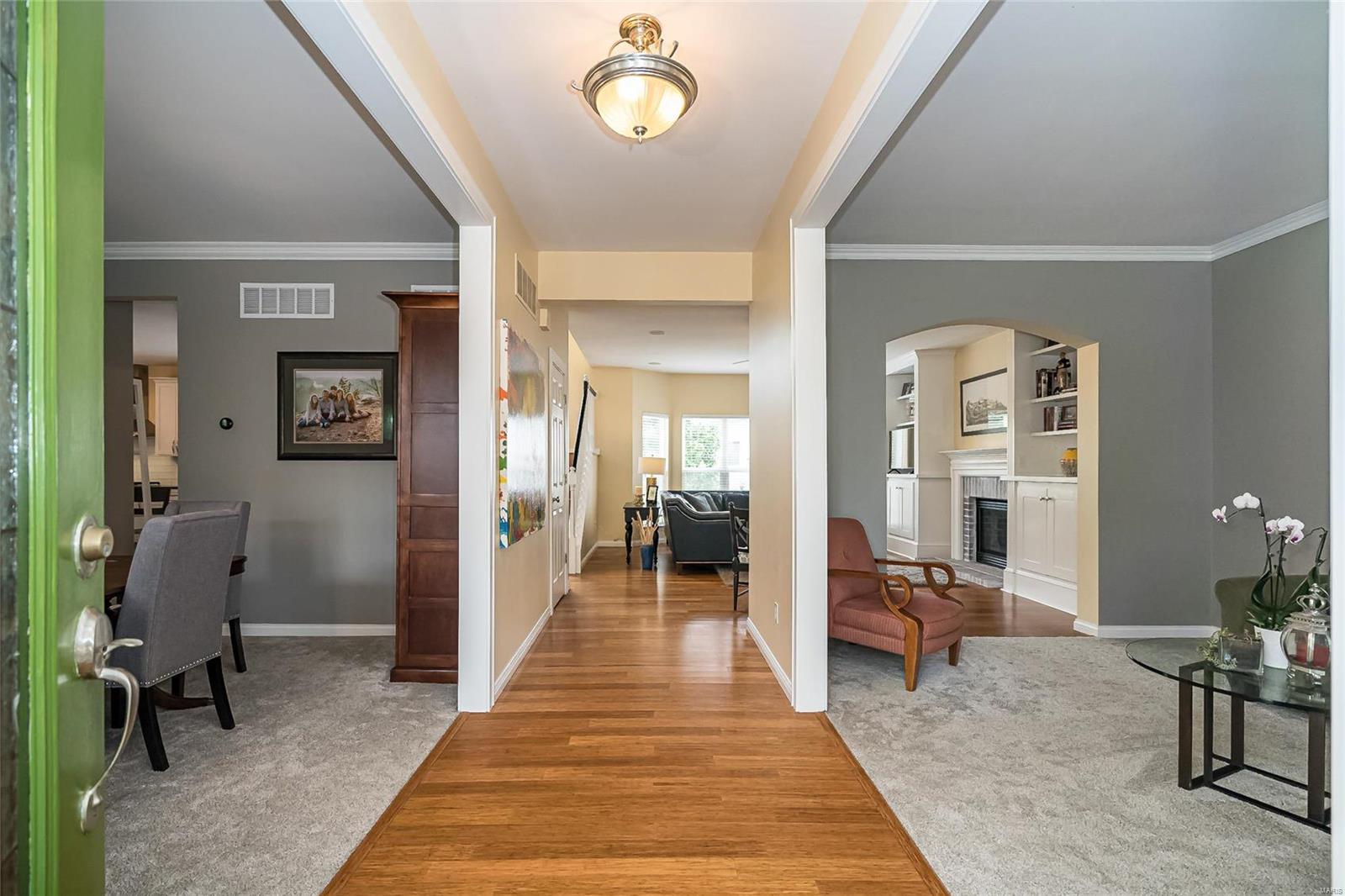 1217 Arbor Bluff Circle Ballwin, MO 63021 - Photo 4 of 48