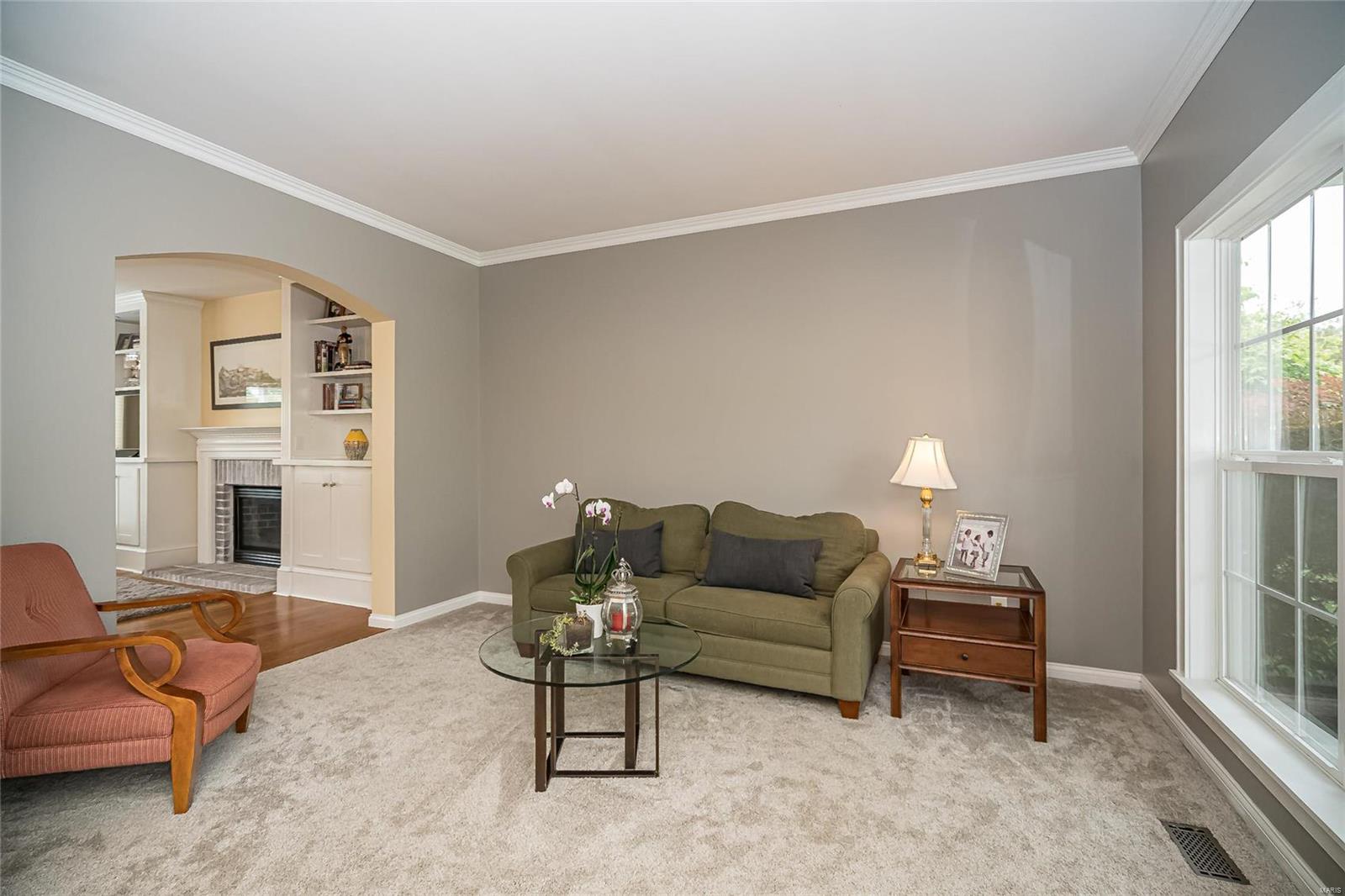 1217 Arbor Bluff Circle Ballwin, MO 63021 - Photo 6 of 48