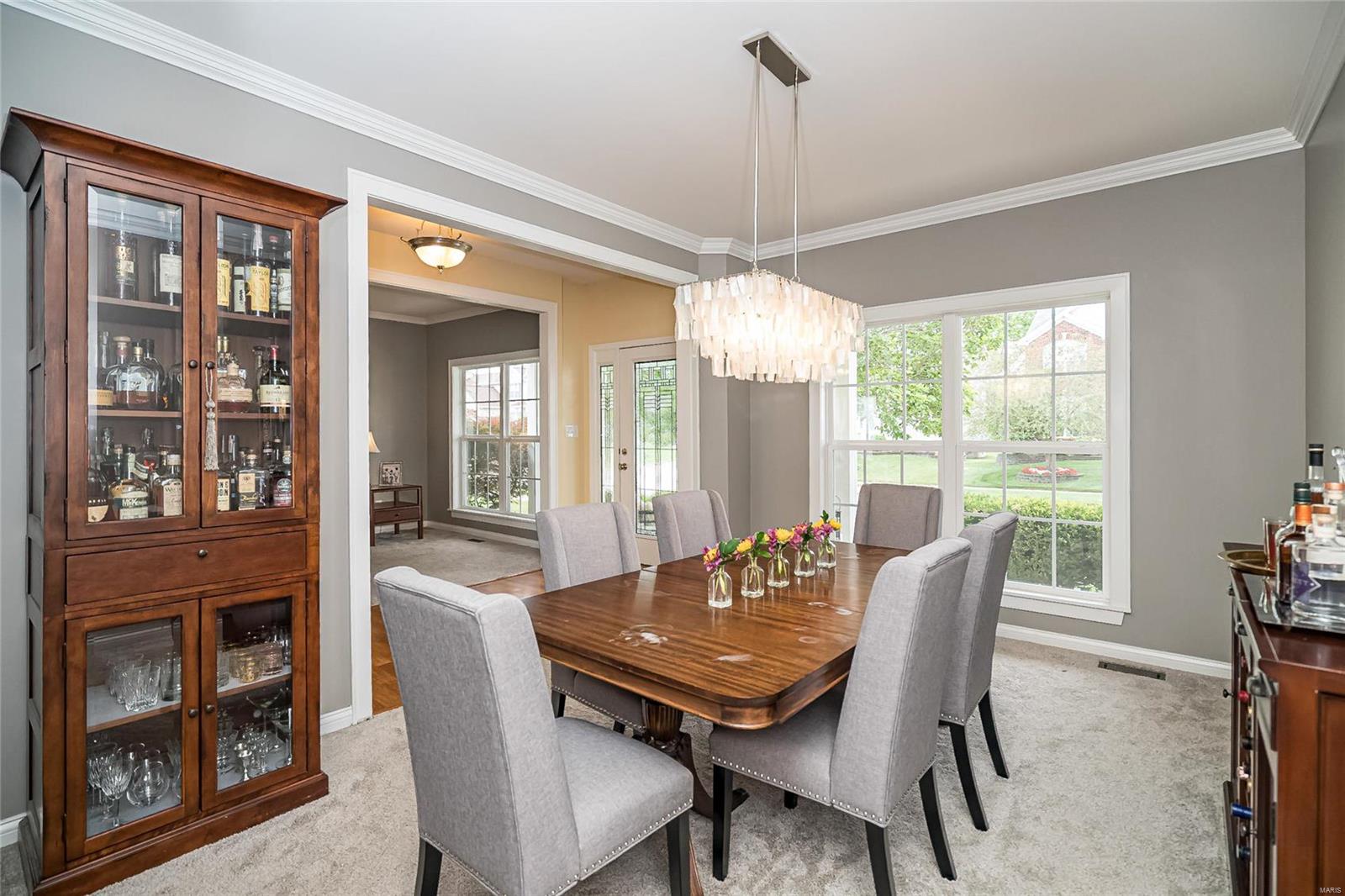 1217 Arbor Bluff Circle Ballwin, MO 63021 - Photo 9 of 48