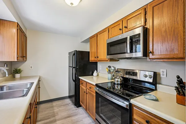$449,900 | 13 Stanorm Drive, Unit F, Newmarket, NH 03857