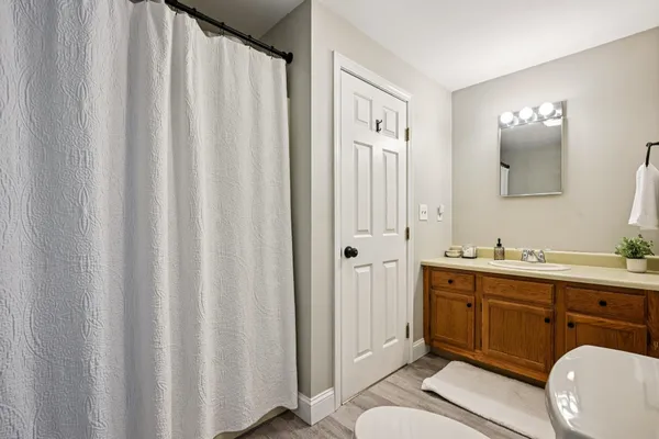 $449,900 | 13 Stanorm Drive, Unit F, Newmarket, NH 03857