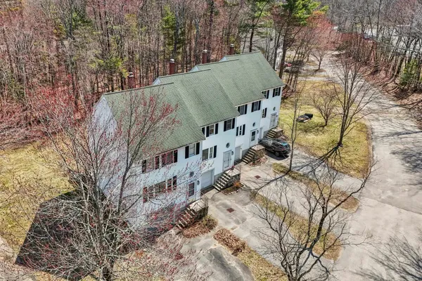 $449,900 | 13 Stanorm Drive, Unit F, Newmarket, NH 03857