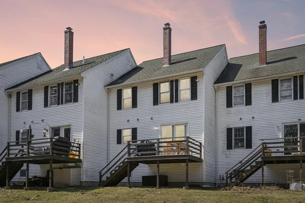 $449,900 | 13 Stanorm Drive, Unit F, Newmarket, NH 03857