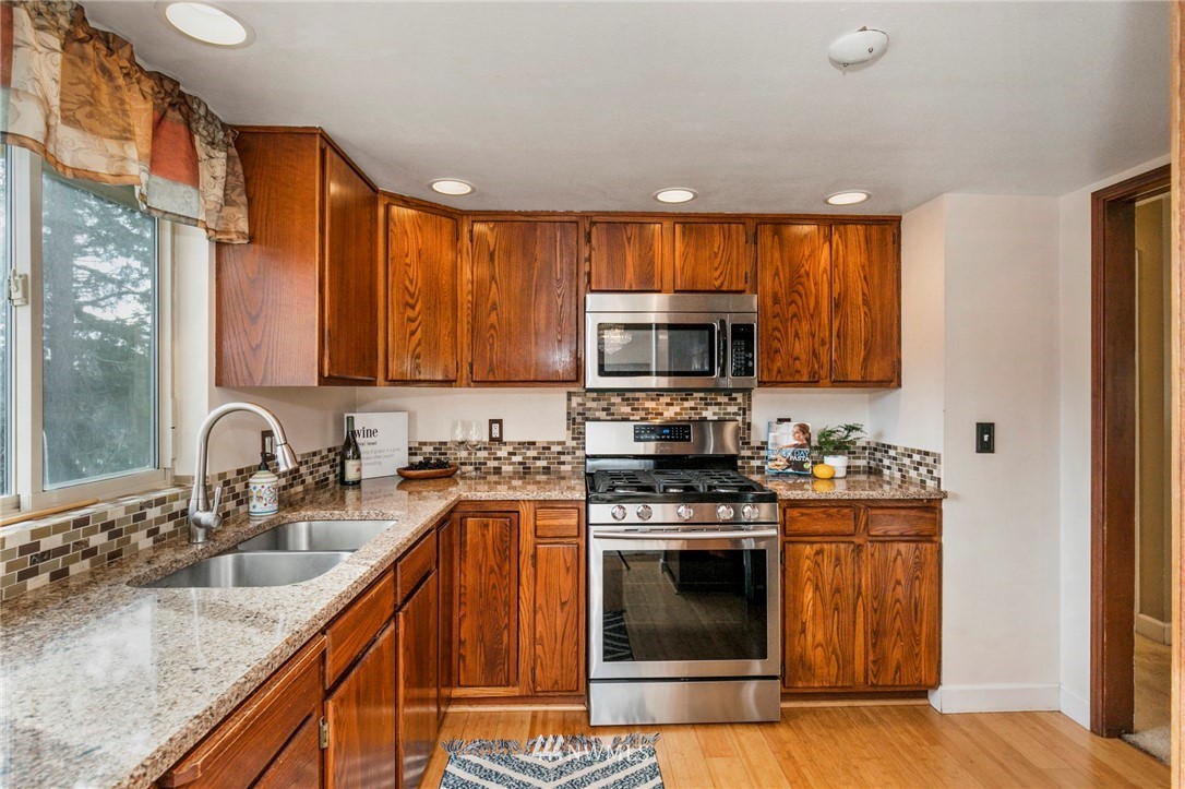 3003 Northeast Helm Street Bremerton, WA 98310 - Photo 7 of 30 Gallery Image 7